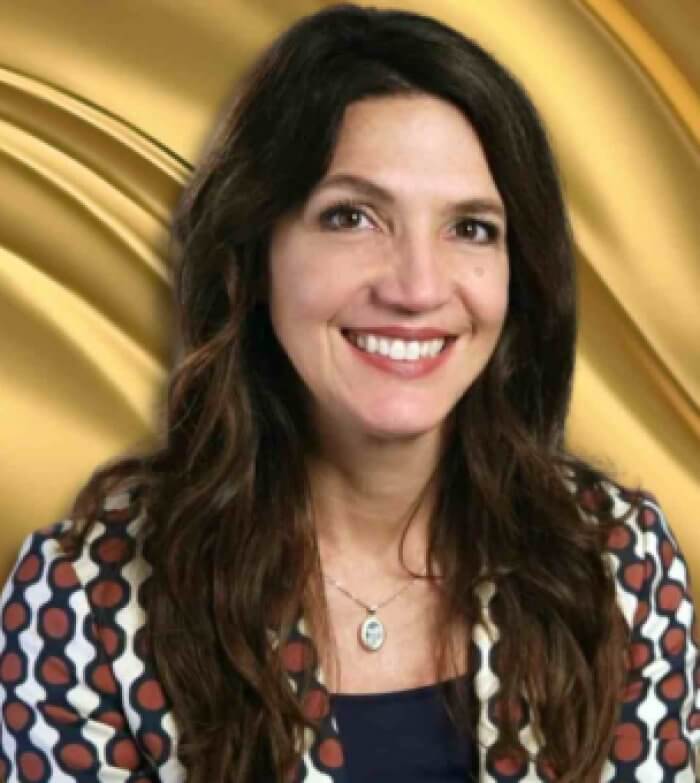 Sonia-Palleck, Orthodontist and guest on Discover Your Talent–Do What You Love podcast, explain why and how to become an Orthodontist.